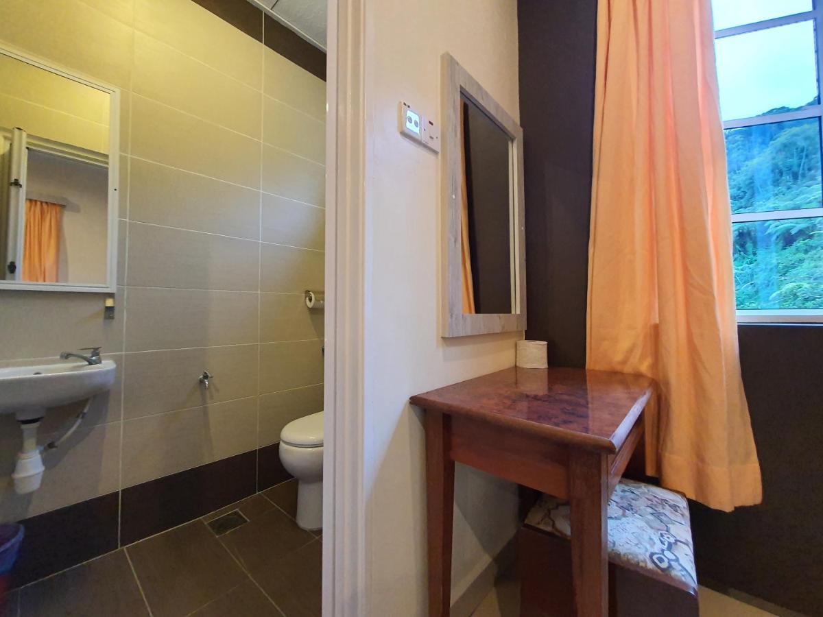 Fathers Guesthouse Bungalow キャメロンハイランド エクステリア 写真